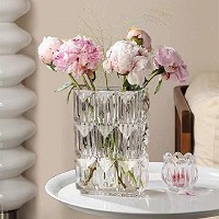 clear glass vase 