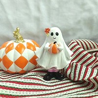 Halloween ghost hug pumpkin 